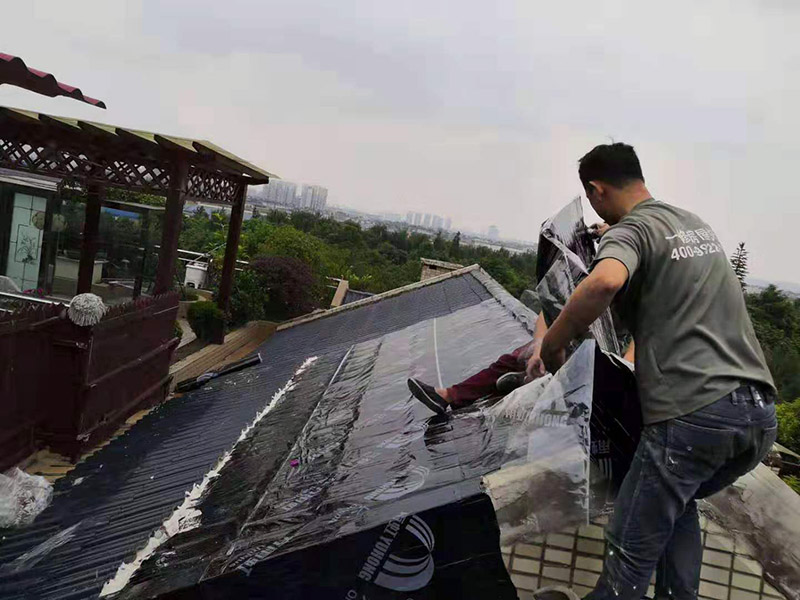 住了幾十年的舊房屋漏雨維修不知道哪里找工人