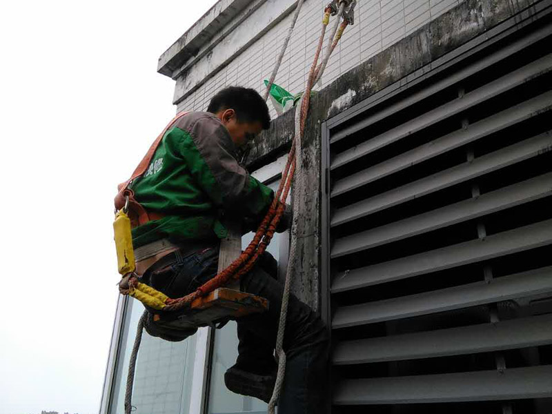 窗臺防水堵漏方法科普，接縫處理到位防